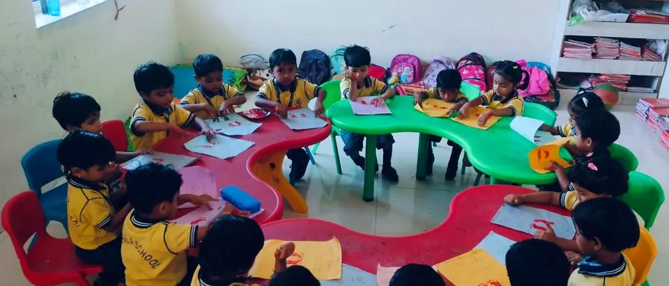 Colouring together